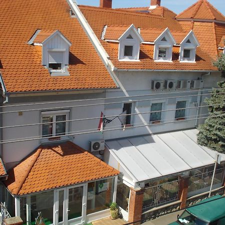 Szent Gyoergy Fogado Hotell Pécs Exteriör bild