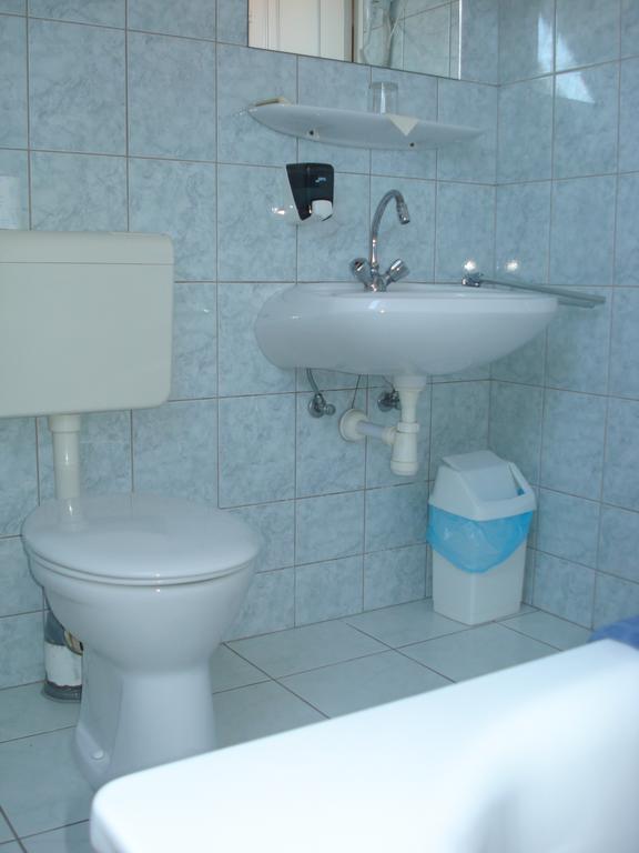 Szent Gyoergy Fogado Hotell Pécs Rum bild
