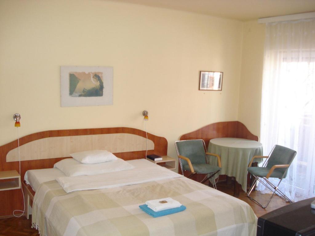Szent Gyoergy Fogado Hotell Pécs Rum bild