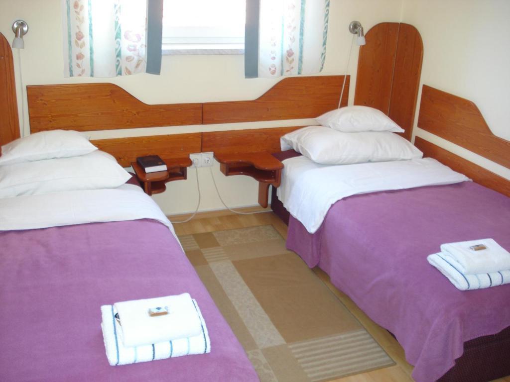Szent Gyoergy Fogado Hotell Pécs Rum bild